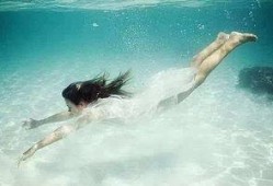 游泳队吃瓜爆料最新一期,揭秘最新一期吃瓜爆料背后的真相